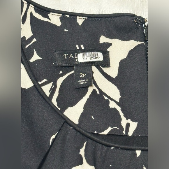 Talbots Petite Sleeveless Floral Fit and Flare Dress-Size 2P - Picture 6 of 7